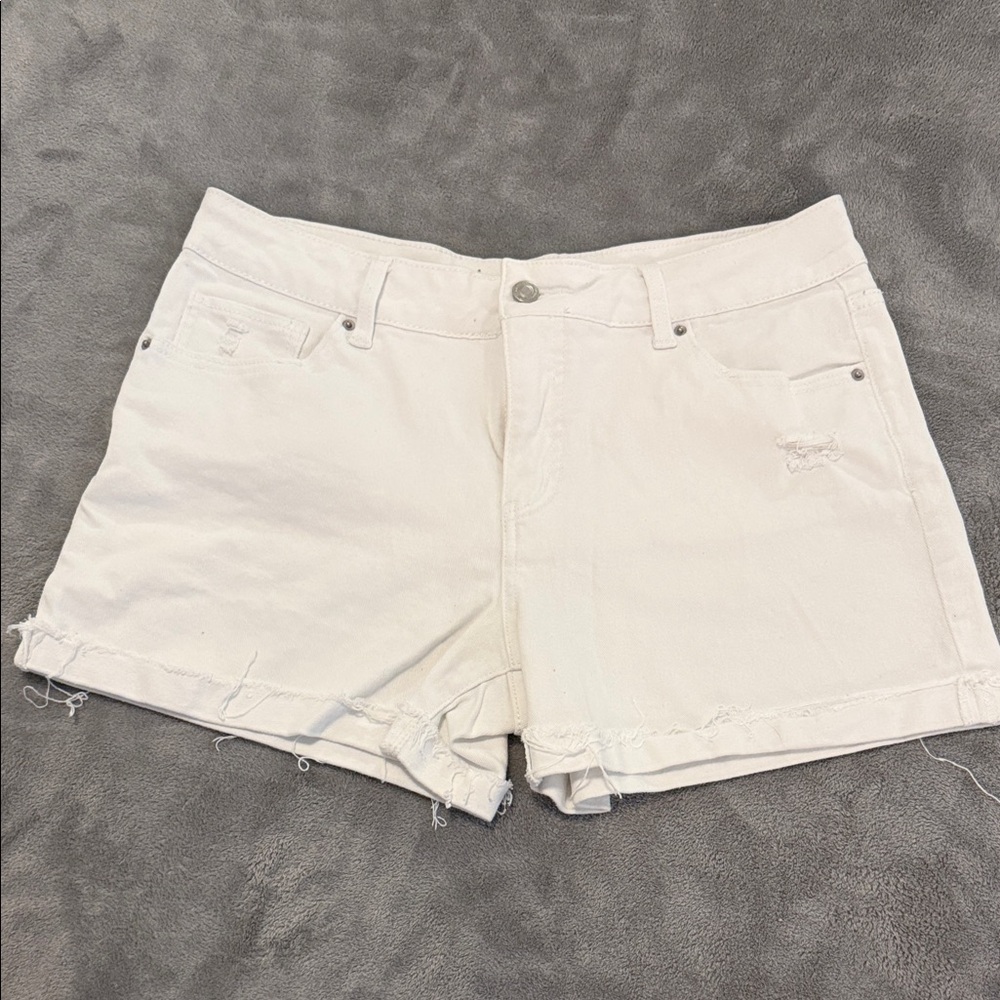 Time and Tru White Denim Jean Shorts - Frayed Hem